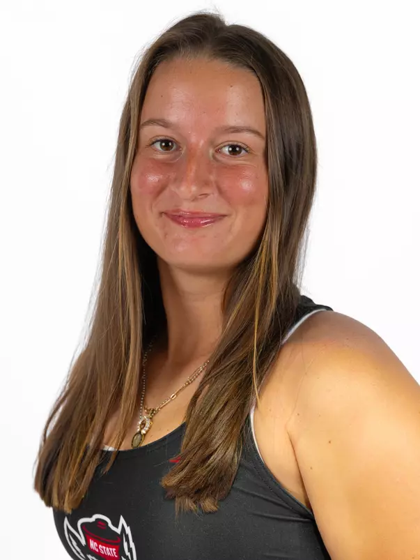 Amelie Smejkalova Headshot