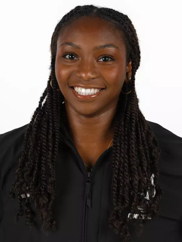 Syniya Thomas Headshot
