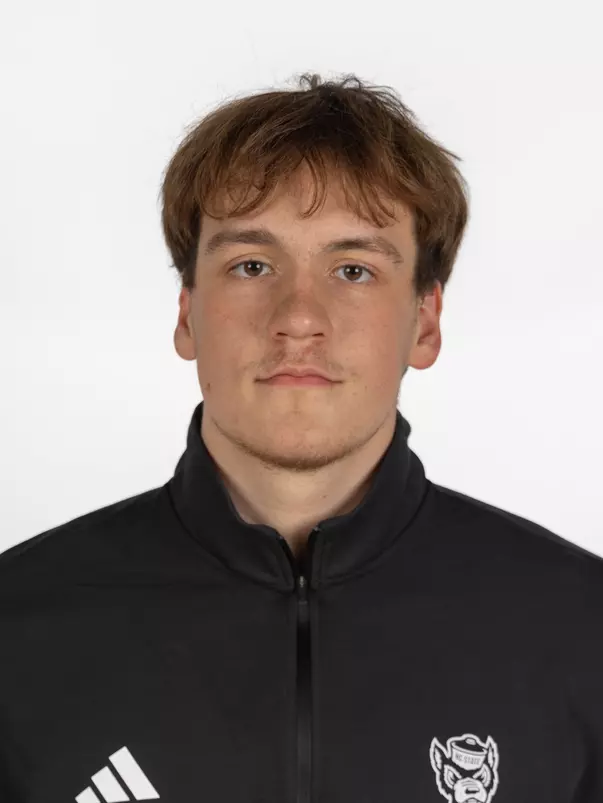Jan Garja Swimming Headshot