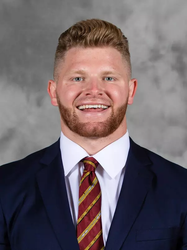gophers linebacker Ty Barron (56)