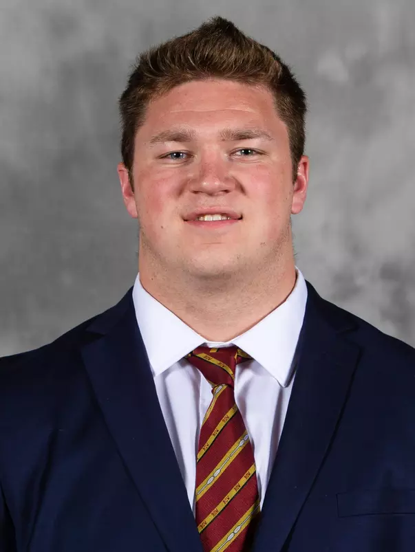 gophers offensive lineman JJ Guedet (50)