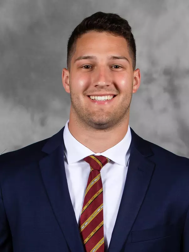 gophers linebacker Trenton Guthrie (5)