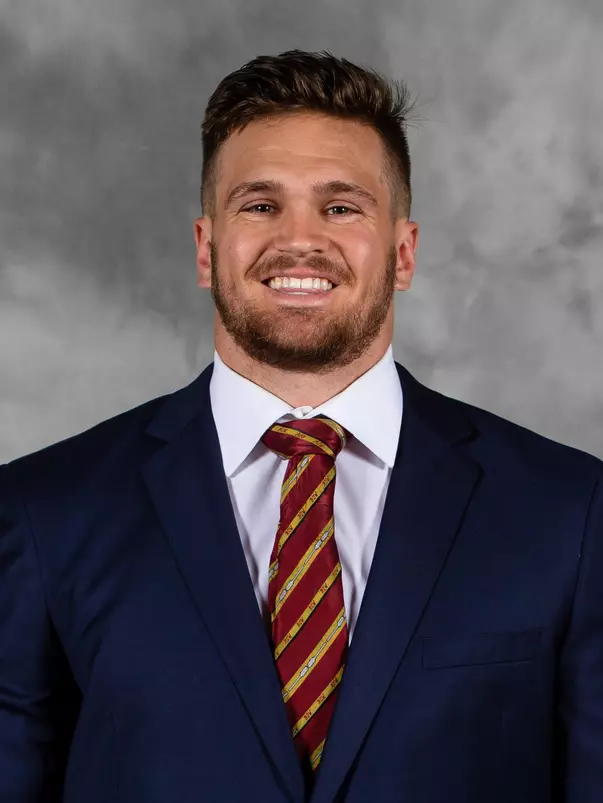 gophers linebacker Bailey Schoenfelder (43)