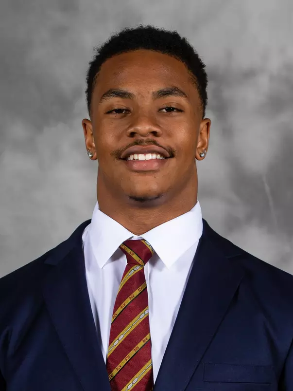 gophers defensive back Chris Williamson (6)