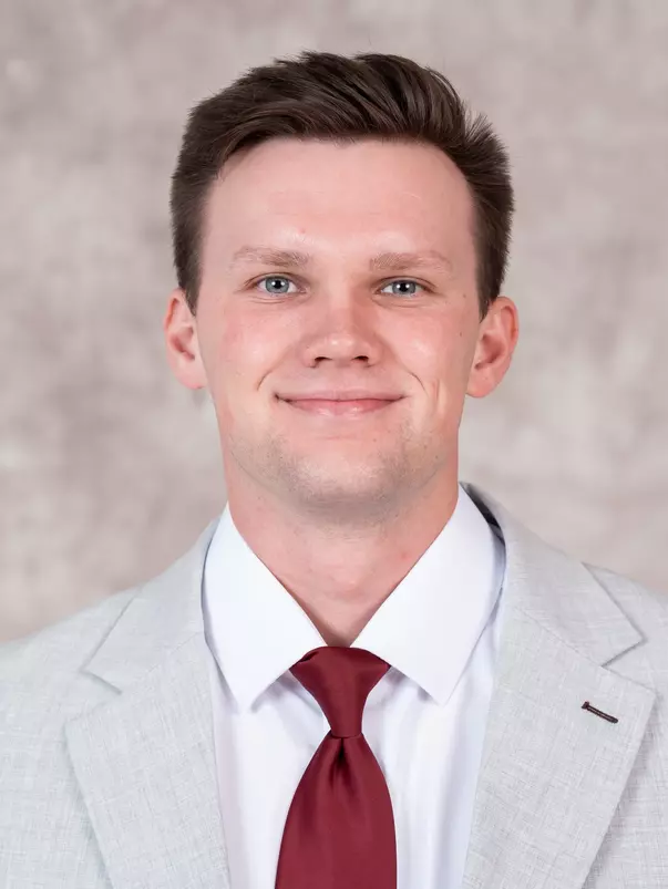 Zachary Robbins headshot