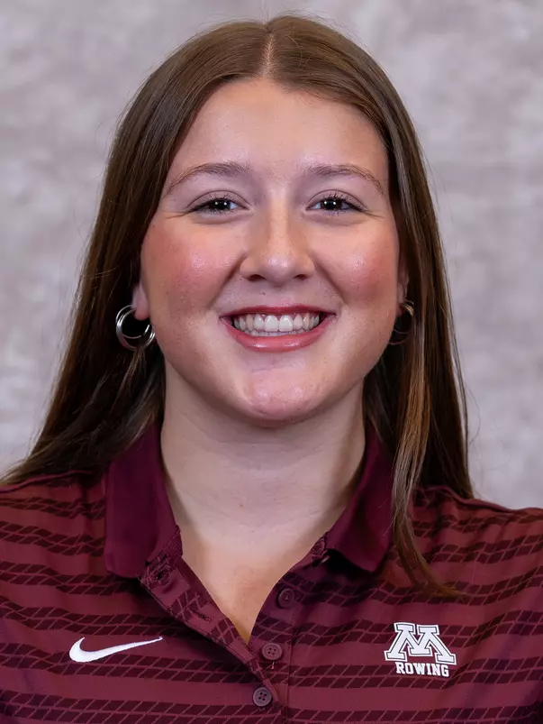 Giesbrecht_Kaylee_headshot_2627