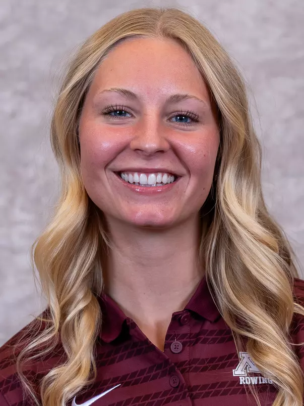 Herstad_Emma_headshot_2627