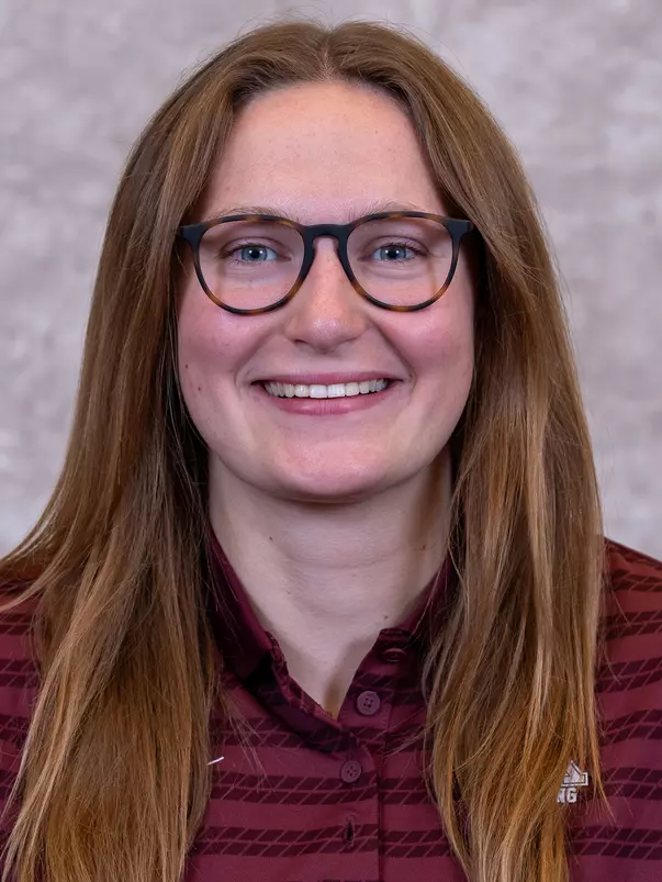 Hubbard_Sienna_headshot_2627