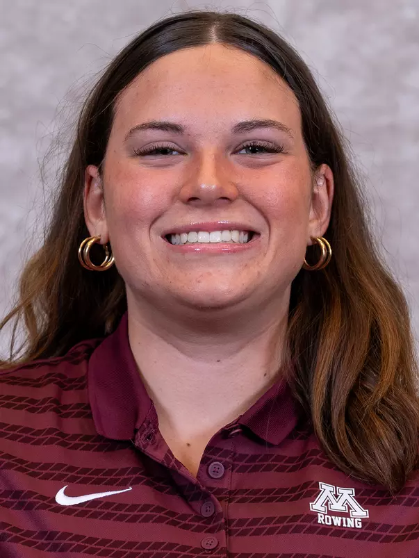 Pearce Kayla_headshot_2627