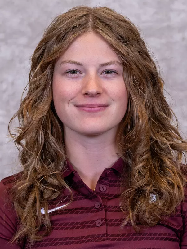 Petersen_Chloe_headshot_2627