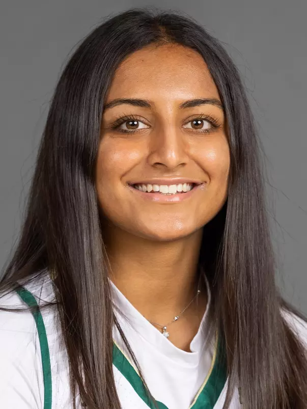 Annika Shah headshot 2021-22