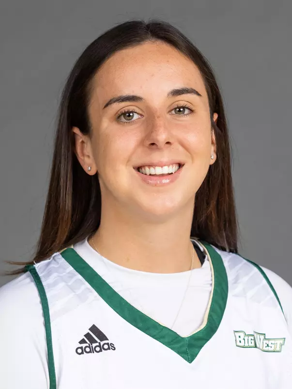 Maddie Vick headshot 2021-22