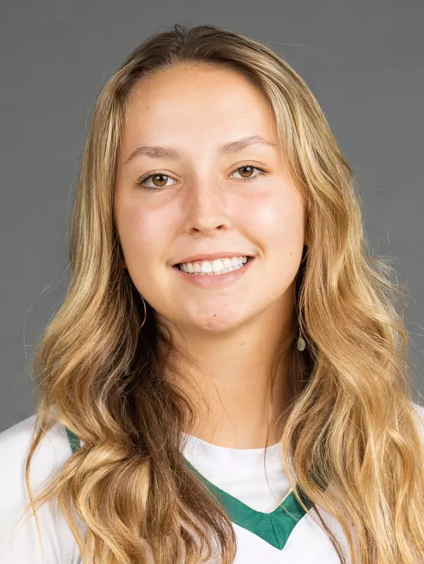 Natalia Ackerman headshot 2021-22