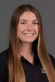 Alina Snyder 2021 Headshot