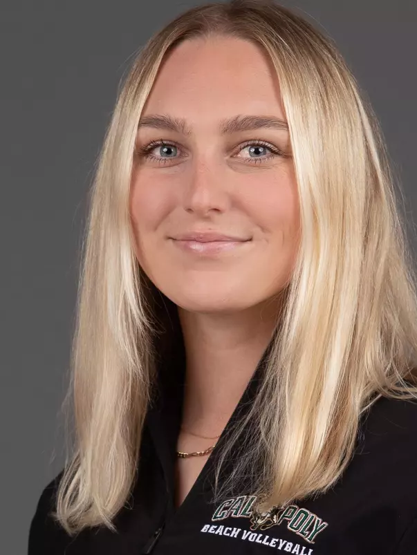 Amanda Walker 2021 Headshot