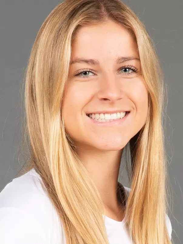 Peyton Dueck headshot 2021