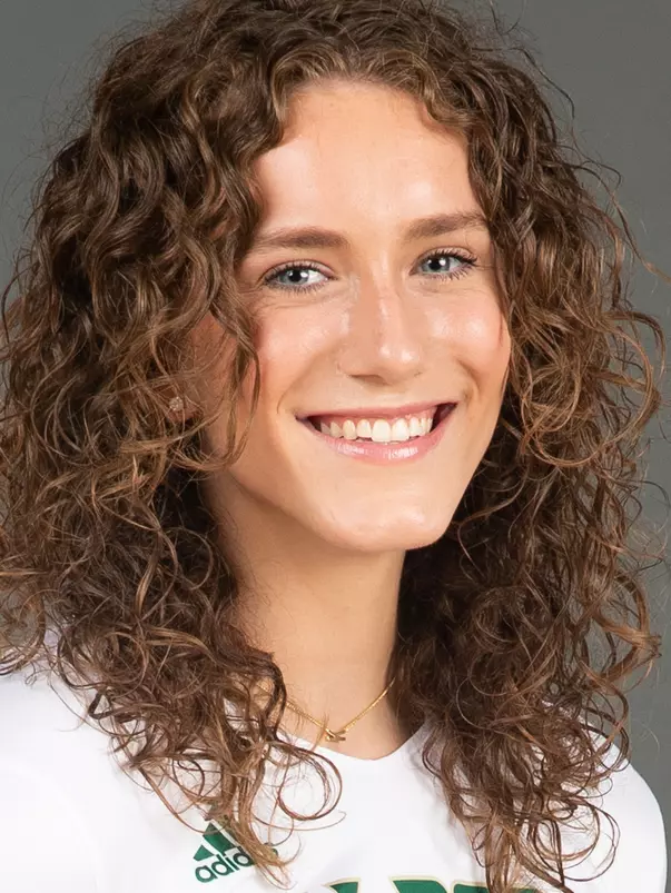 Kelly Schackel headshot 2021