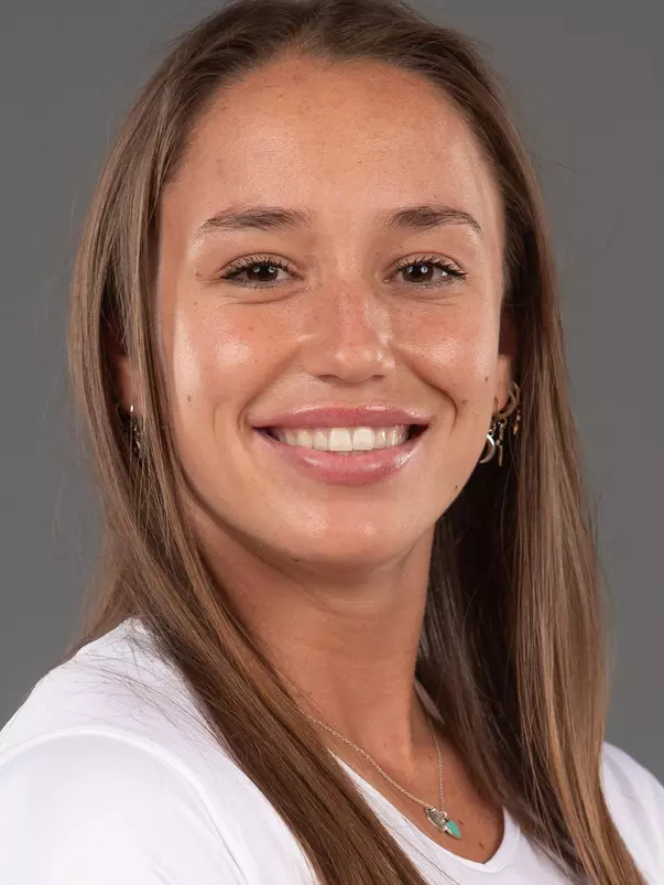 Lea Ungar headshot 2021