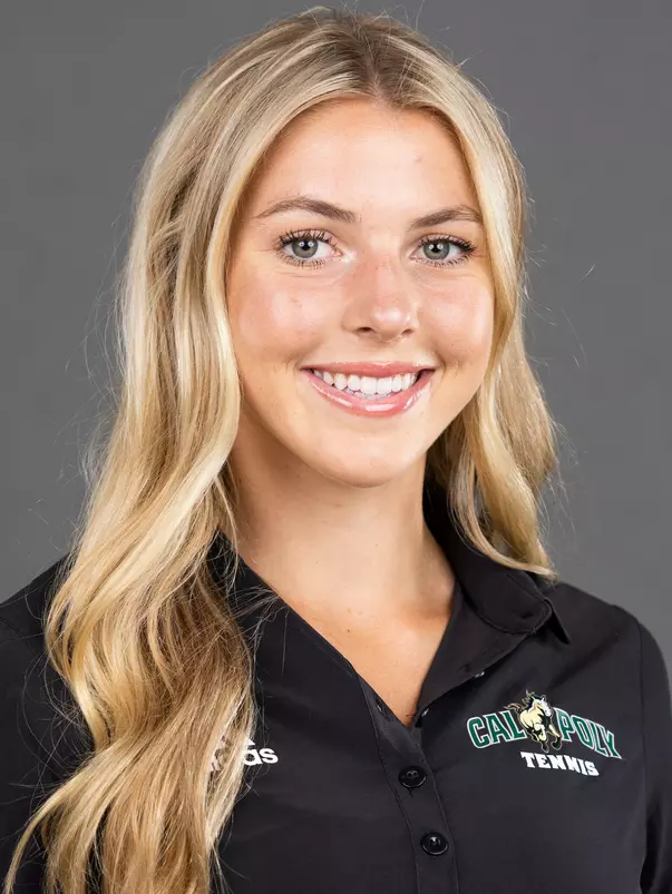 Womens Tennis - Kennedy Buntrock. 9/25/22 Photo by Owen Main