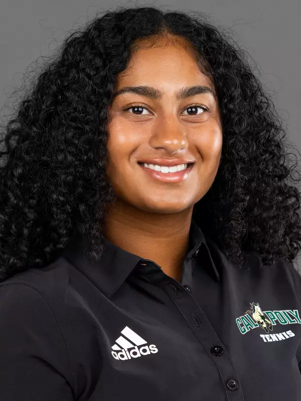 Womens Tennis - Shreya Ravilla. 9/25/22 Photo by Owen Main