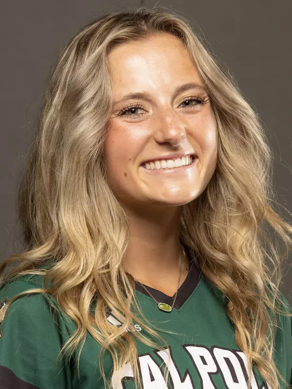 McKenna Carbon 2022 headshot