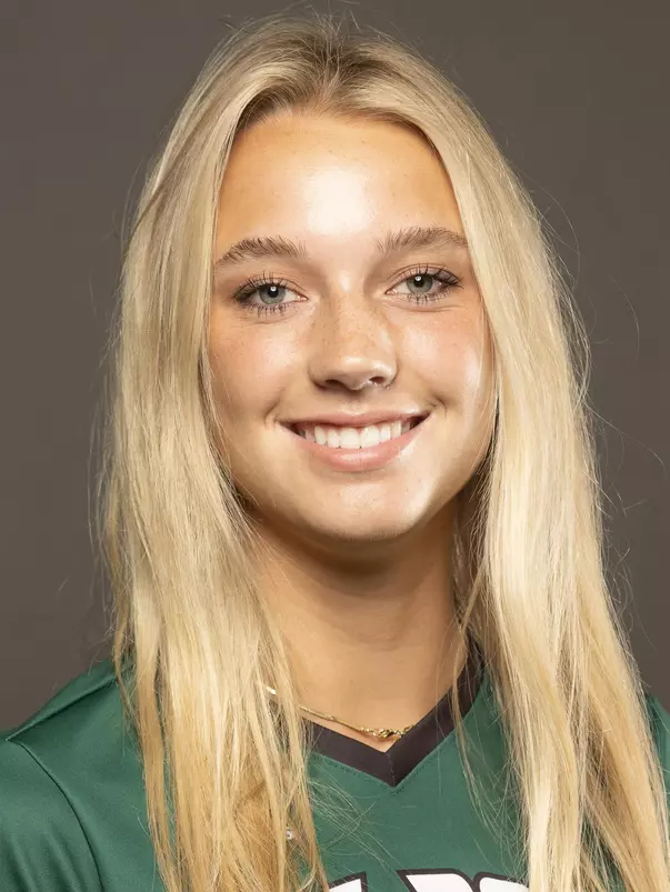 Georgia Weeks 2022 headshot