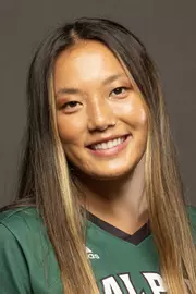 Angie Crozier 2022 headshot