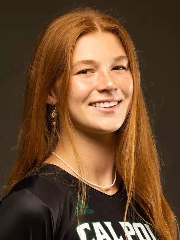 Marina Warren headshot 2022