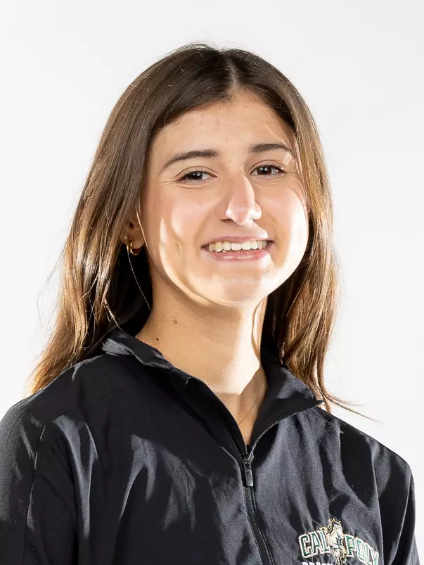 Izzy Martinez Headshot 2023
