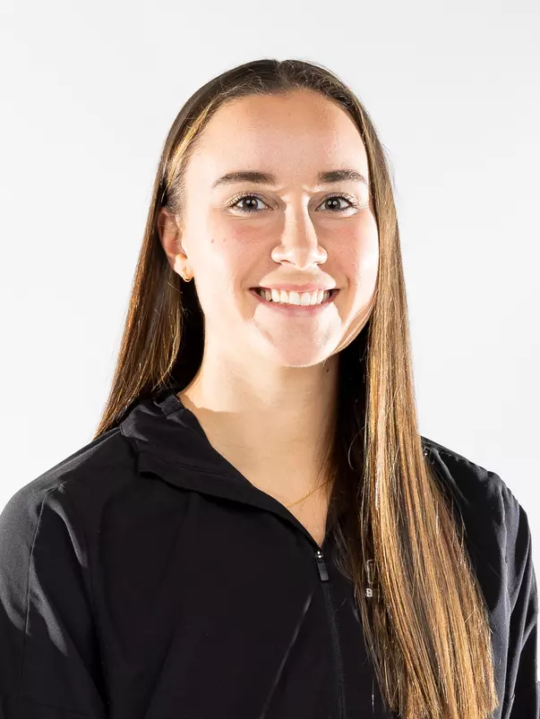 Julia Soeller Headshot 2023