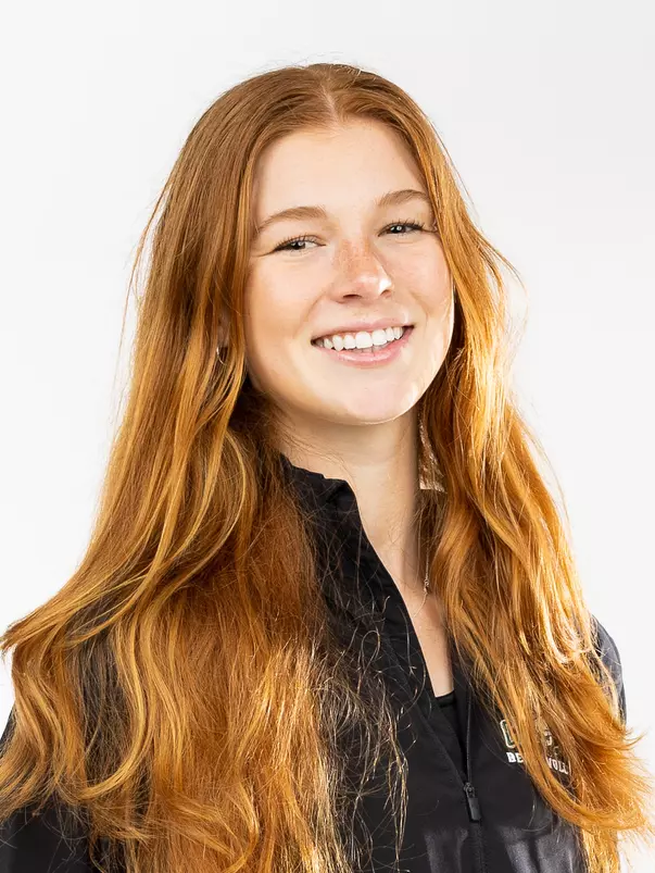 Marina Warren Headshot 2023