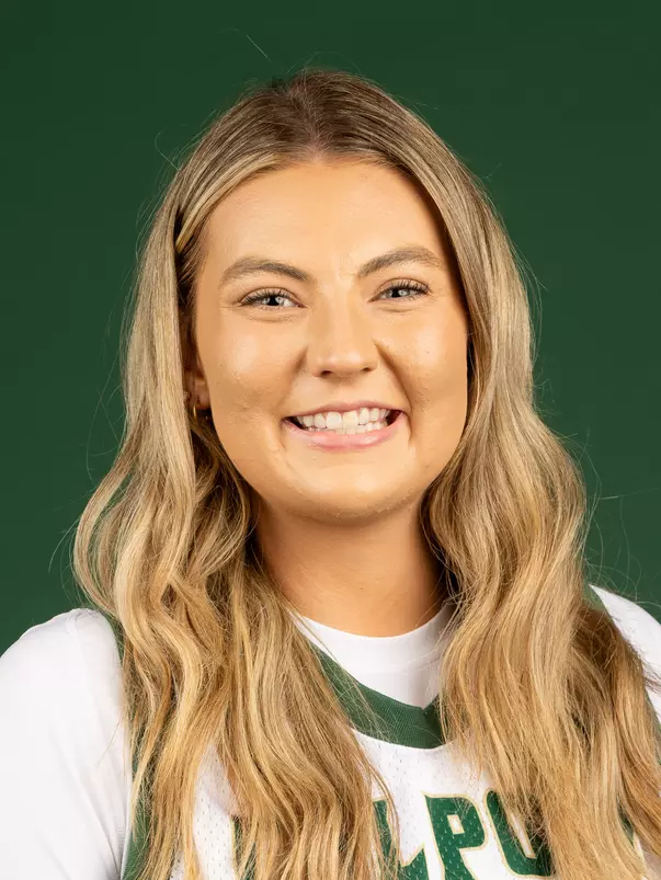 Amanda Olinger headshot 2023