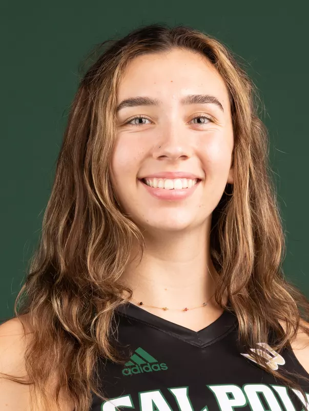 Annabelle Thalken headshot 2023