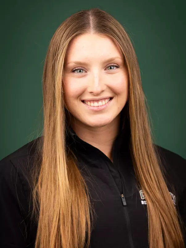 Jenna Drobek headshot 2024