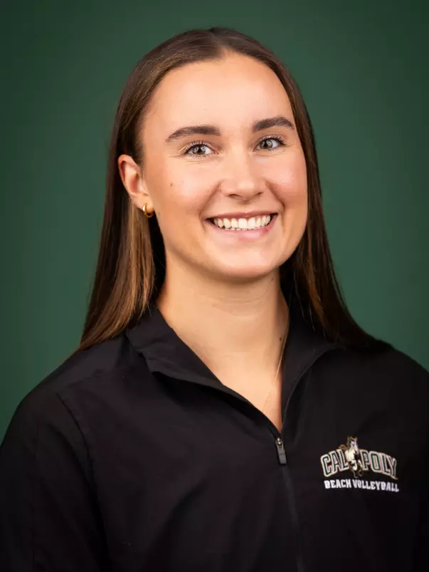 Julia Soeller headshot 2024