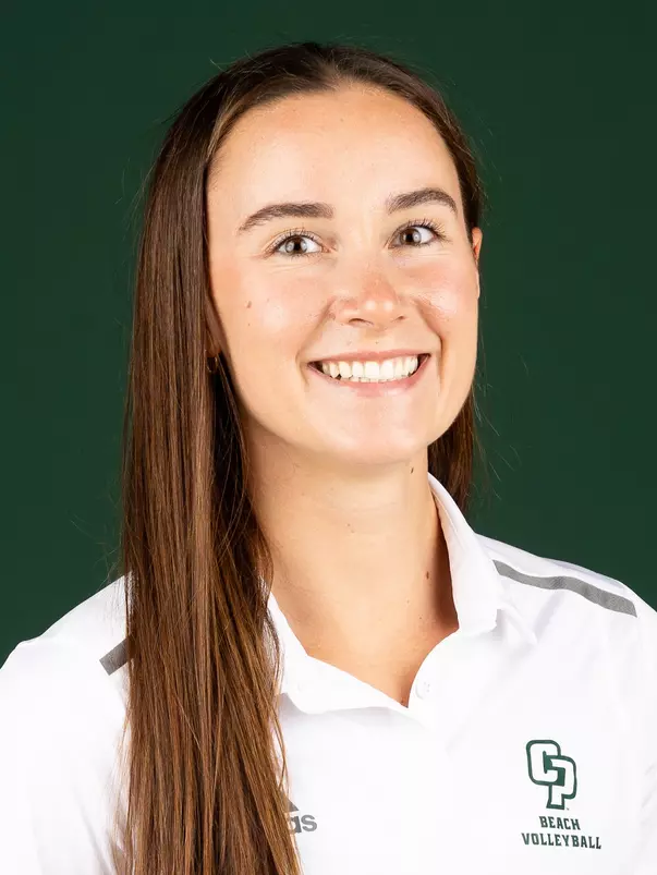 Julia Soeller headshot 2025