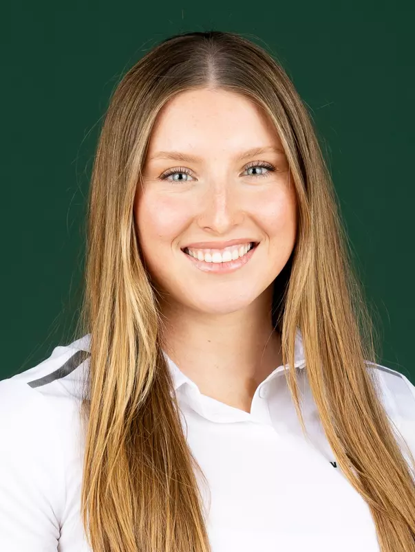 Jenna Drobeck headshot 2025