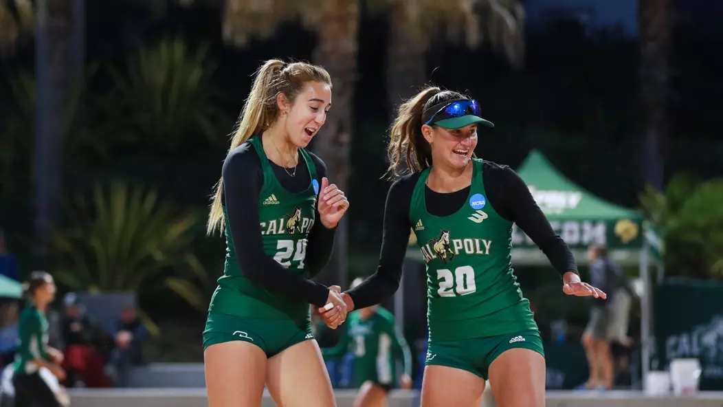 Logan Walter, Izzy Martinez