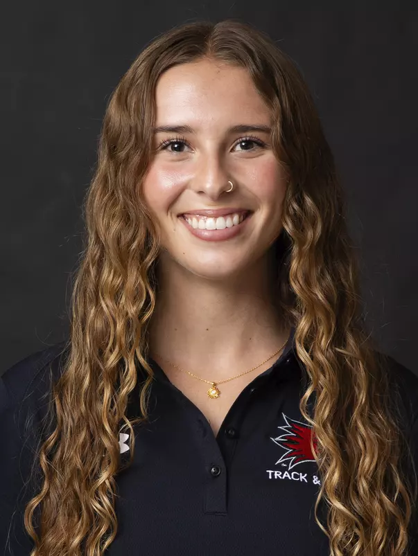 Alyssa Carver headshot