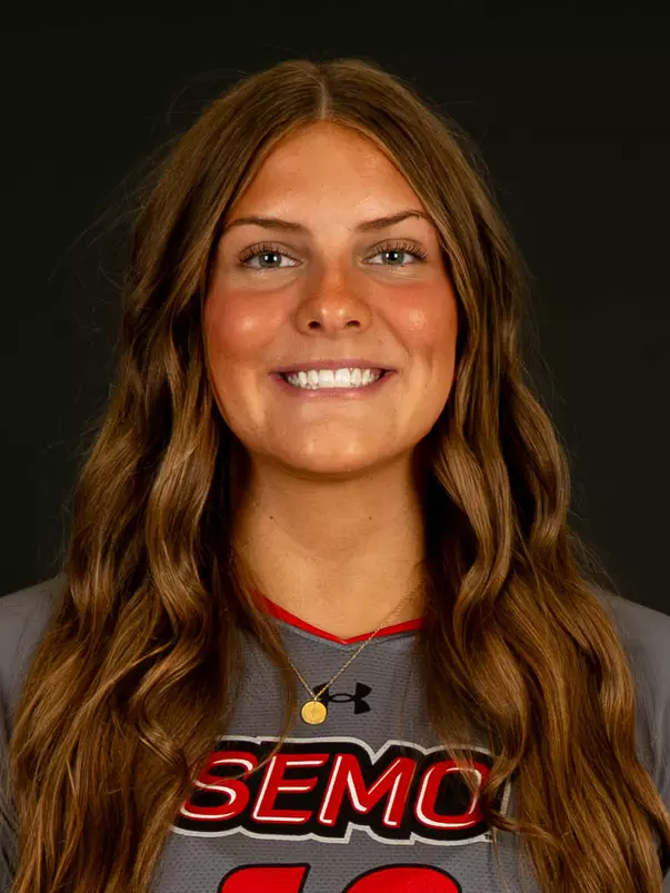 Ava Mathews Headshot