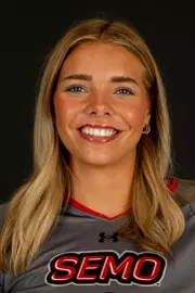 Lucy Arndt Headshot