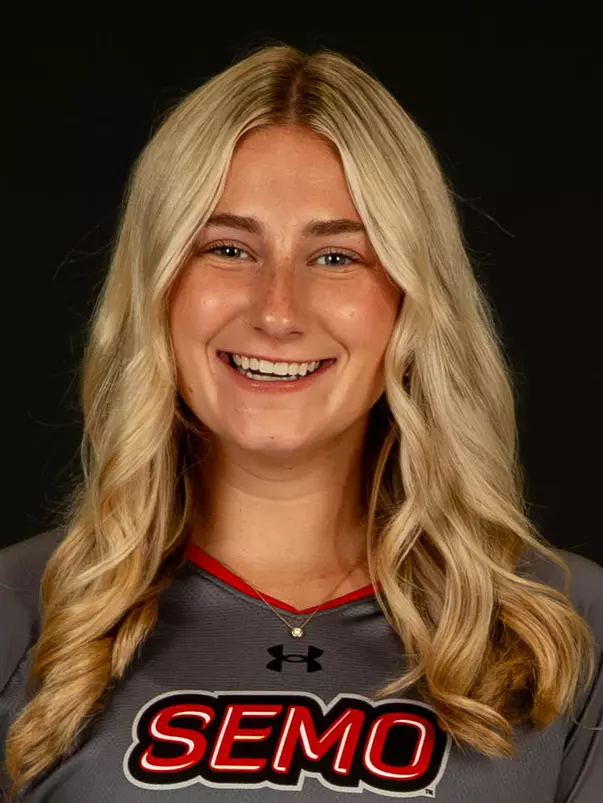 Megan Holder Headshot