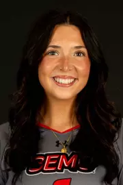Nina Schuberth Headshot