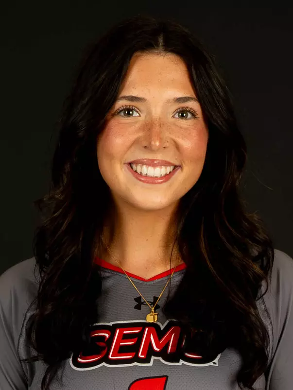 Nina Schuberth Headshot