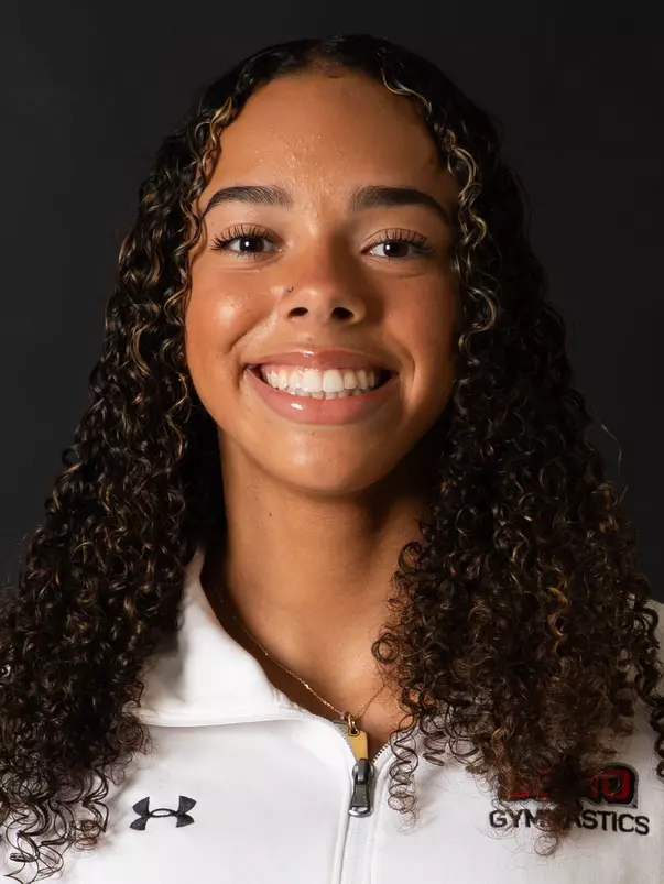 Ari Smith headshot