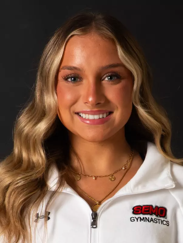 Emily Sabers headshot