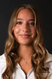 Leah PArton headshot