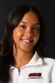 Olivia Heubach headshot