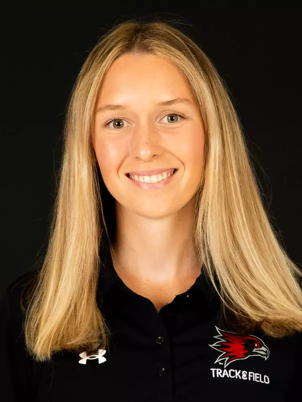 Mattea Pearsall Headshot