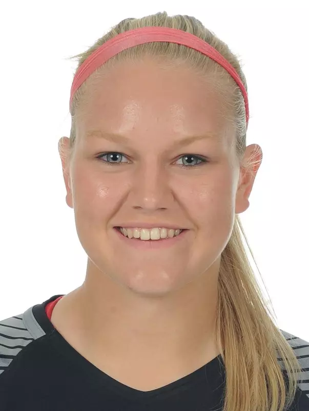 Hannah Ciolek 2017 headshot